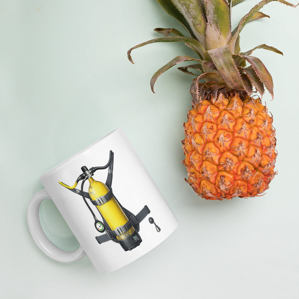 mug plongee trompe-l’oeil bouteille dans le dos | MacJos