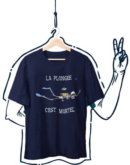 T-shirt bio plongée-Stock : Un squellette plongeur dévoré par un poisson monstre