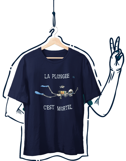 T-shirt bio plongée-Stock : Un squellette plongeur dévoré par un poisson monstre